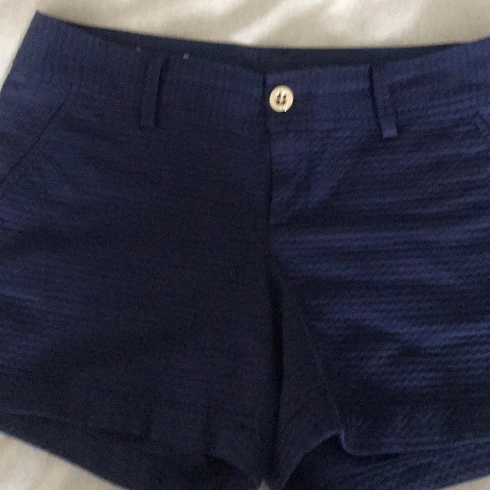 Lilly Pulitzer Navy Callahan Shorts. Size 8